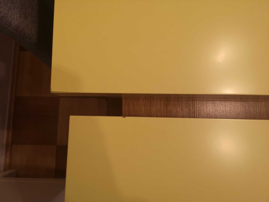 Żółta półka ścienna IKEA Lack 110x26cm