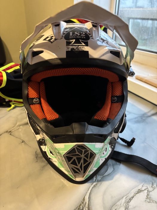 Дитячий мотошолом