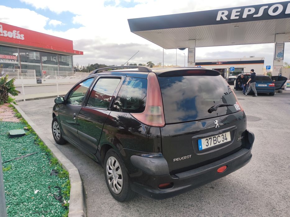 Carrinha familiar diesel 4L aos 100