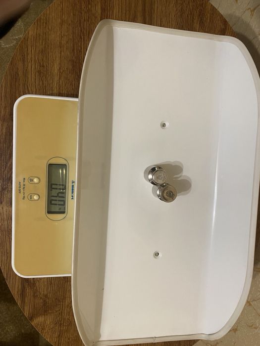 Електронні ваги для новонароджених Momert