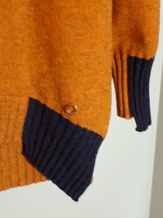 Asymetryczny pomarańczowo-granatowy sweter roz. L