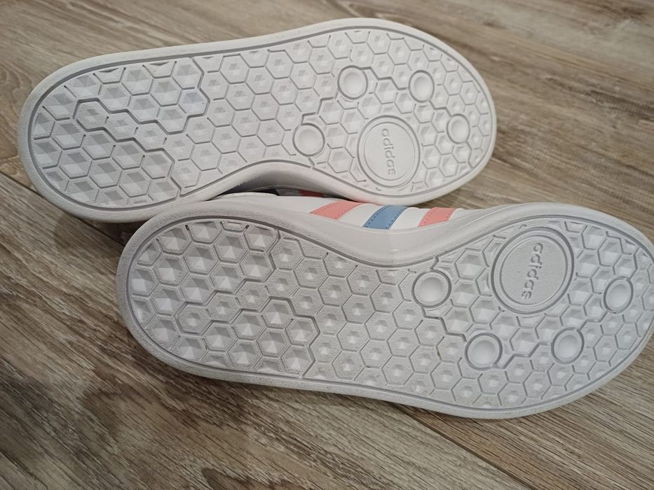 Damskie adidasy sneakersy Adidas rozm 37,5.