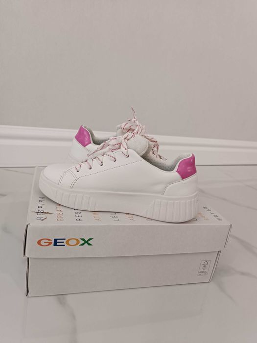 Кросівки для дівчинки Geox