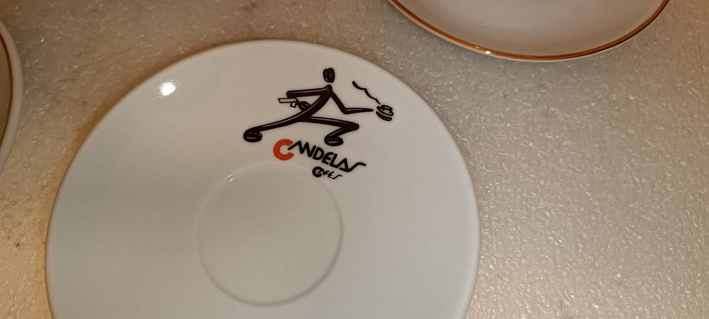 10 conjuntos antigos de chávenas de café