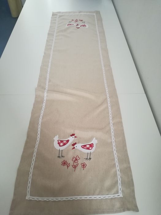 Bieżnik świąteczny z kurkami