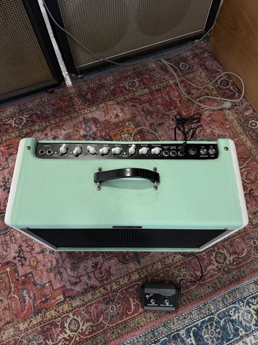 Amplificador guitarra Fender Hot Rod Deluxe 40w 12” Surf Green