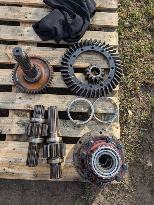 Планітарка МТЗ редуктор Диференціал МТЗ задній міст МТЗ 80 82 892 1221