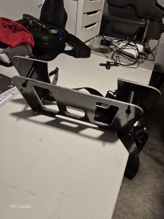 Suporte tray em fibra de carbono para rádio RC