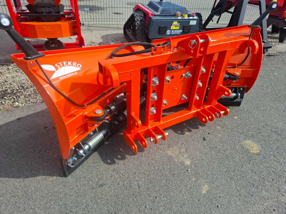 Pług śnieżny strzałkowy VARIO Mini 2,0 m Metal-Technik z amortyzacją