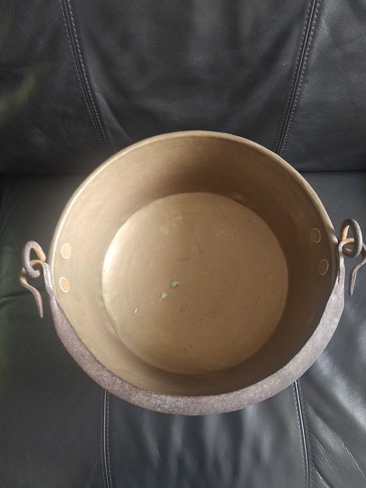 Antiga panela, tacho, caldeira, em cobre, grandes dimensões
