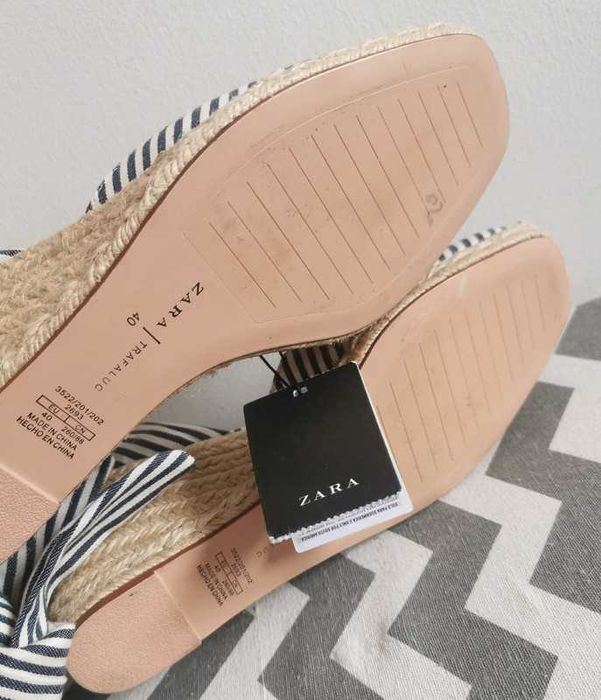 Zara espadryle na koturnie wiązane w kostce