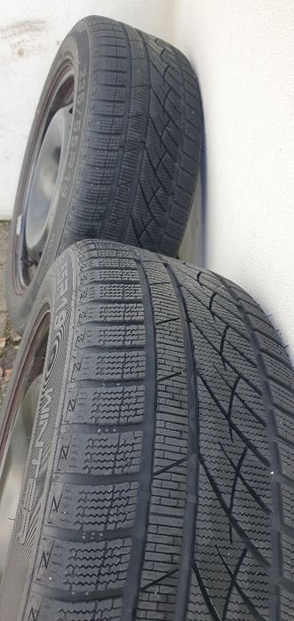 4 jantes com pneus semi-novos e tampões