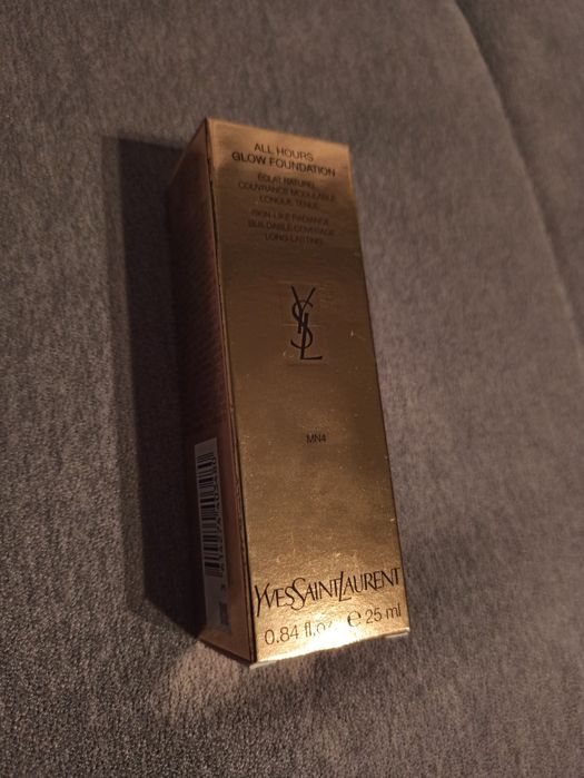 Sprzedam glow Mn4 podkład YSL