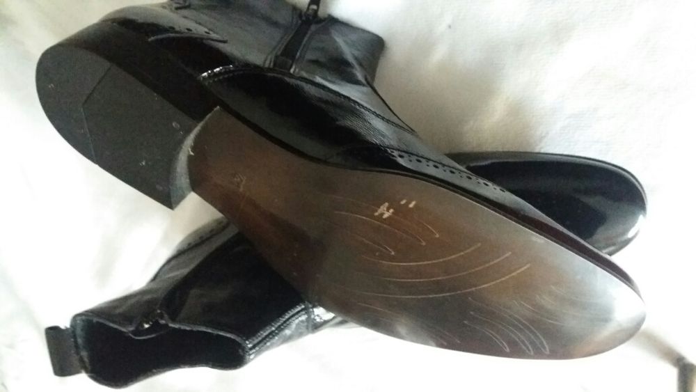 Botas em pele couro tamanho 41 novas