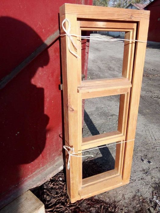 Окно, дерево, без стекла