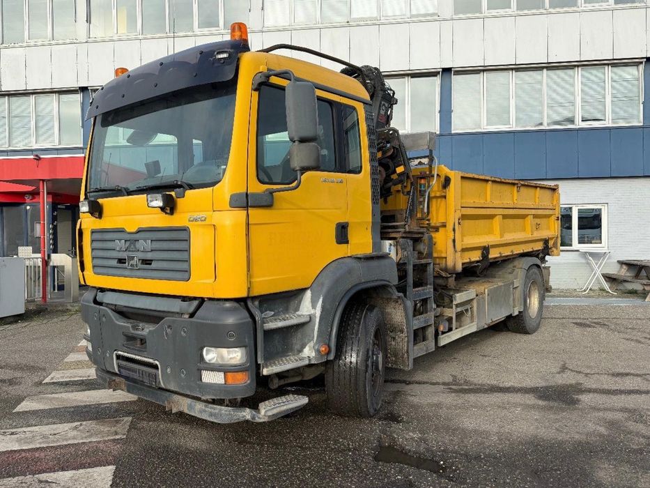 MAN 18.310 4X4 GRUA HIAB-122 TRIBASCULANTE SÓ 330.000km #OPORTUNIDADE#