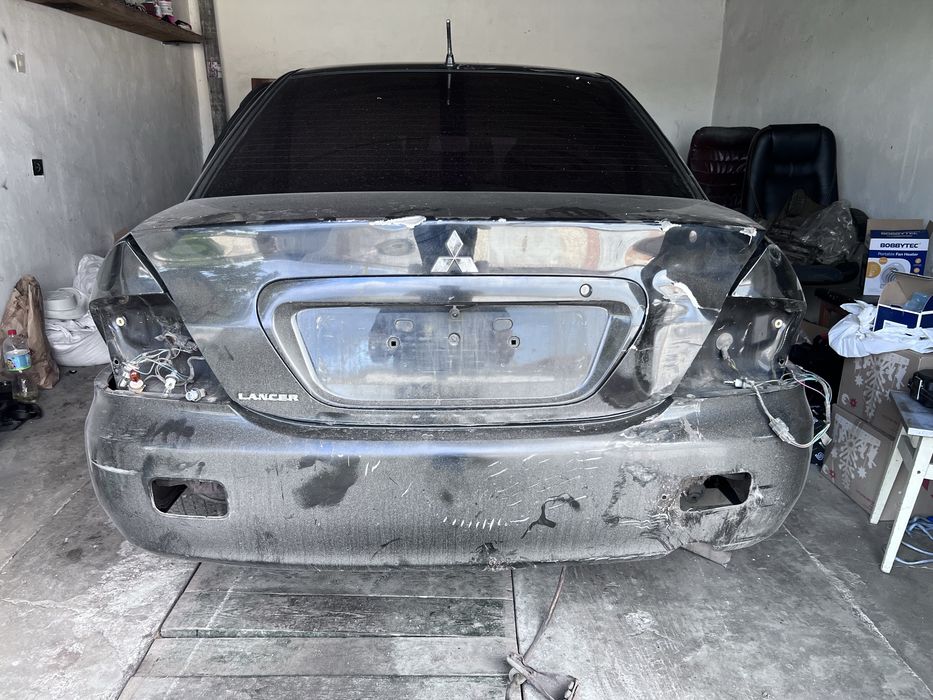 Продам после аварии Lancer 9 1.6 бенз/газ