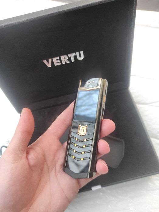 VERTU SIGNATURE S black gold Новий