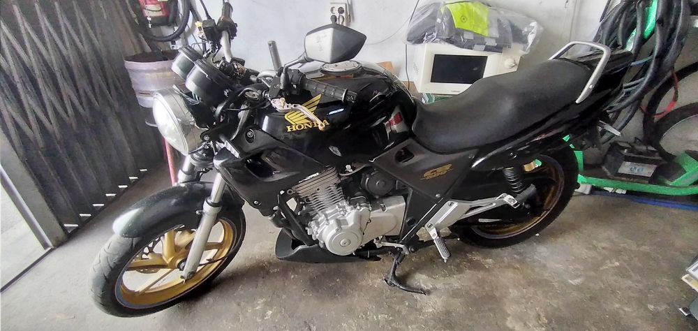 Honda CB 500c.c,/Aceito retoma,/ Scooter X7 Evo 300cc Branca