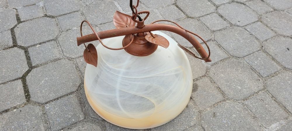 Lampa wisząca rustykalna z dużym szklanym kloszem