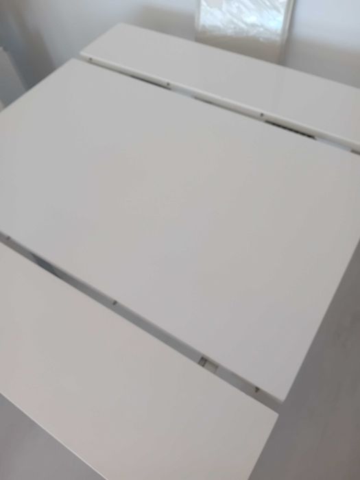 Conjunto Mesa branca extensível + 4 Cadeiras