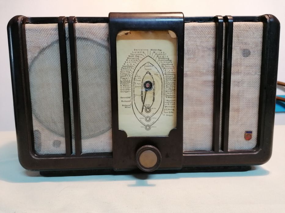 Radio a válvulas PHILIPS