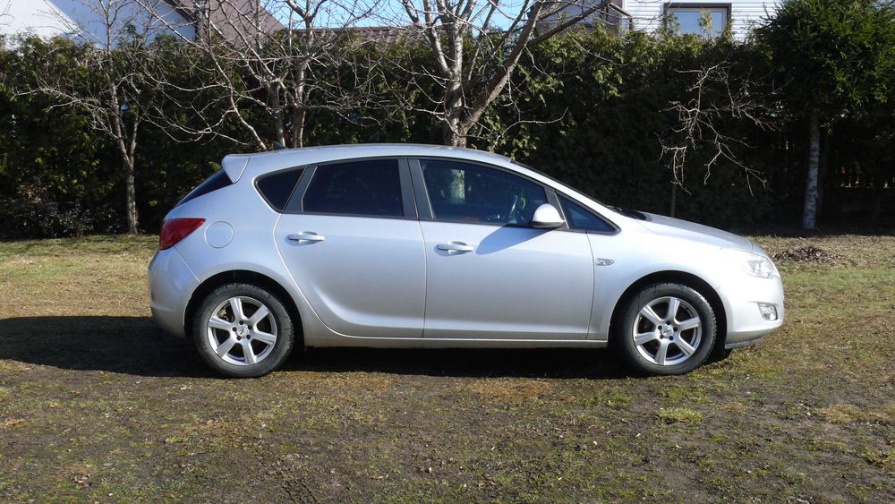 Opel Astra-J 2011r. 1,6 benzyna Sprowadzony Zarejestrowany Zamiana