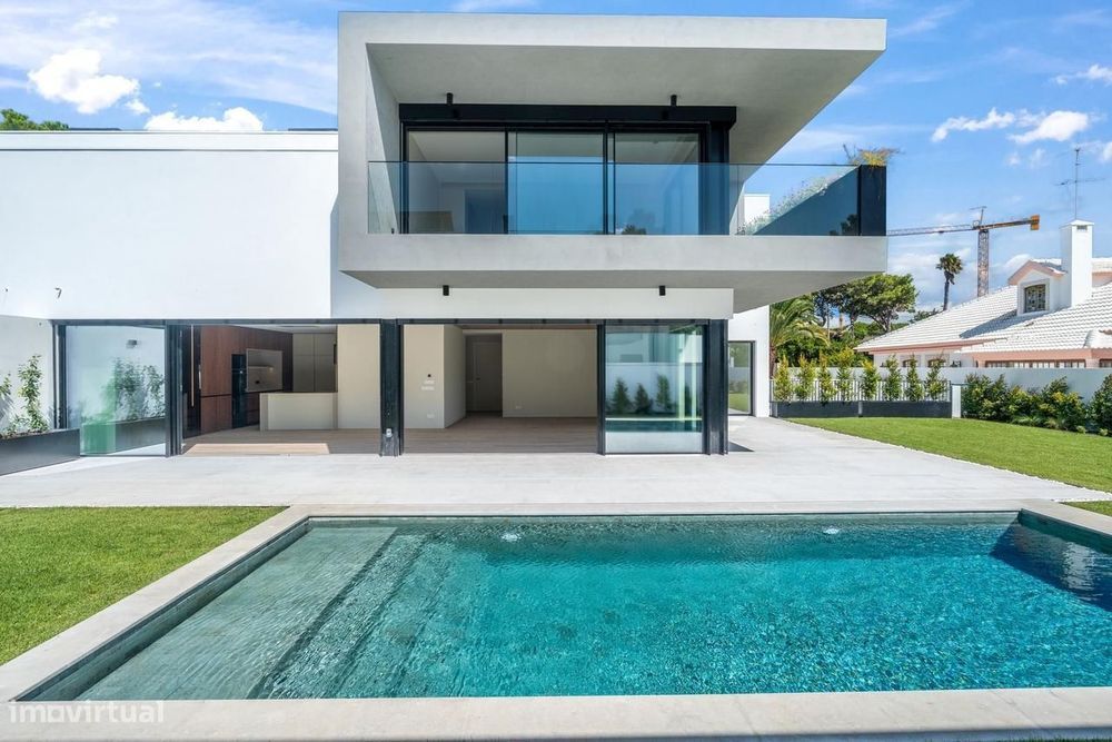 Moradia T4 + 1 com piscina, Birre, Cascais