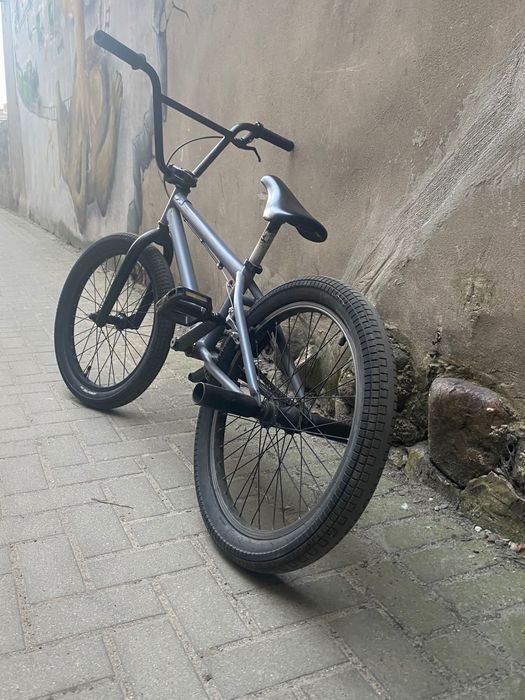 Chce wystawić rower Bmx