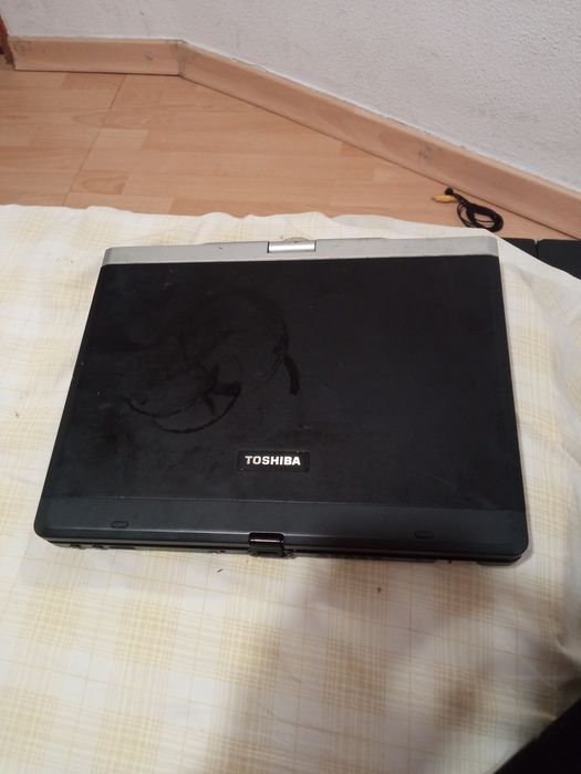 Portátil Toshiba funcionando