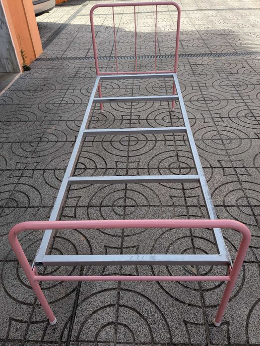 Cama de Ferro para Menina