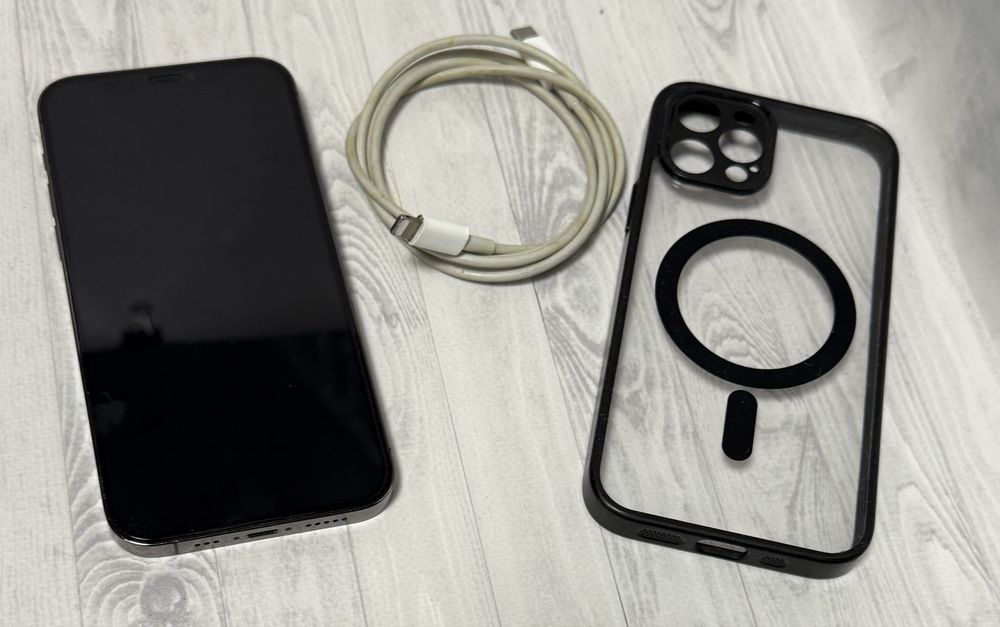 Продаю телефон 12 pro на 128 Gb.