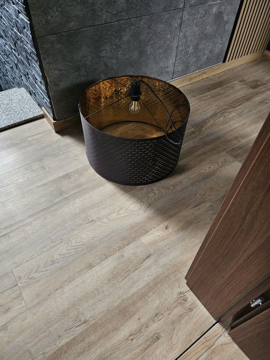 Lampa wisząca czarna ze złotym