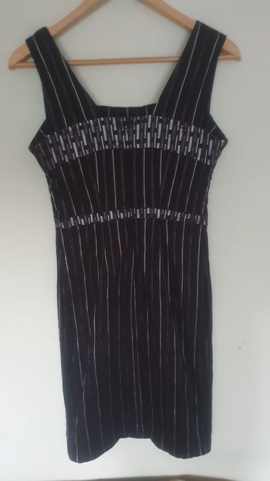 sukienka czarna wizytowa elegancka CDN 36S