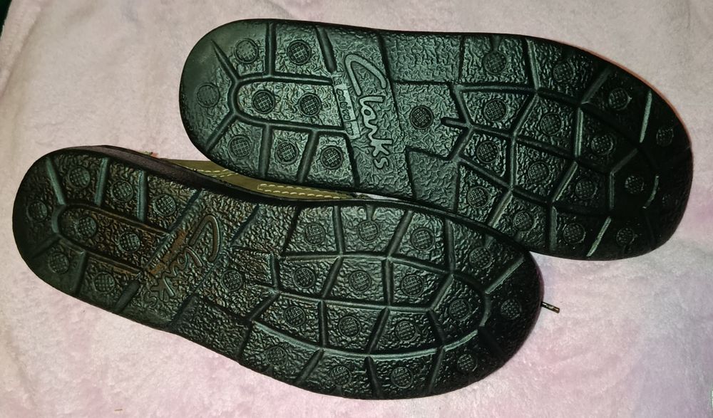 Półbuty firmy Clarks rozmiar 41