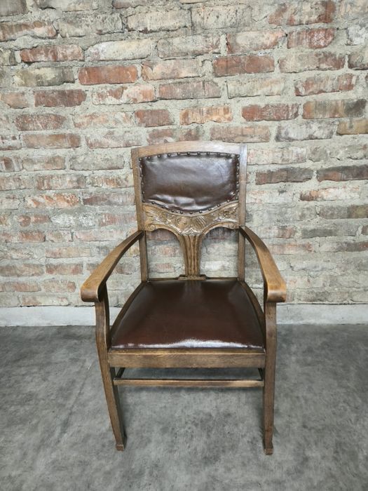 Fotel dębowy secesja stan dobry