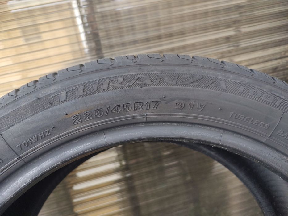 225/45/17 Bridgestone Turanza montaż free