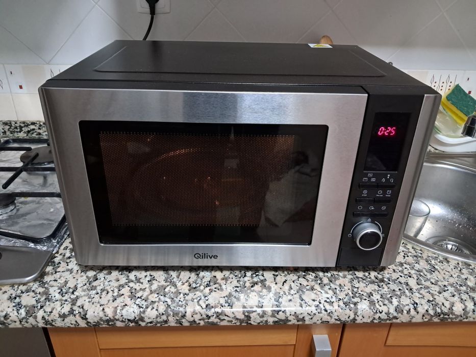 Microondas Qilive grill digital 23L usado