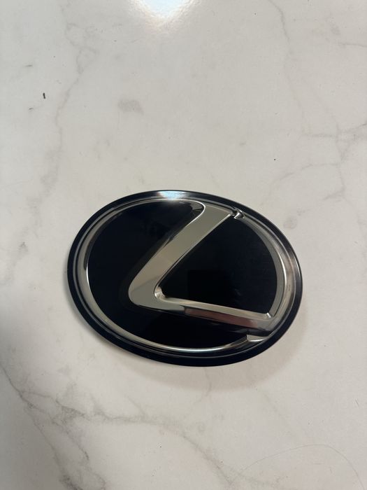 Значок емблема в решітку радіатора Lexus під дистронік