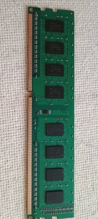 Оперативная память DDR3 4 GB 1600 МГЦ (CELERAM E80144AA).