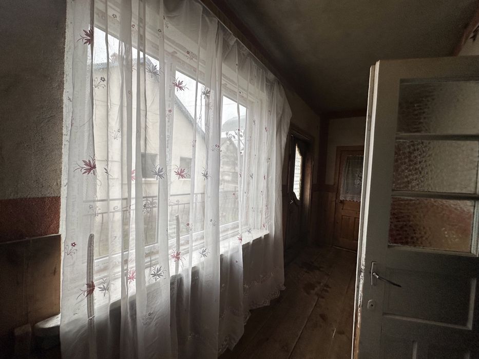 Продаж 2-поверхового будинку з гаражем  (смт. Глибока)