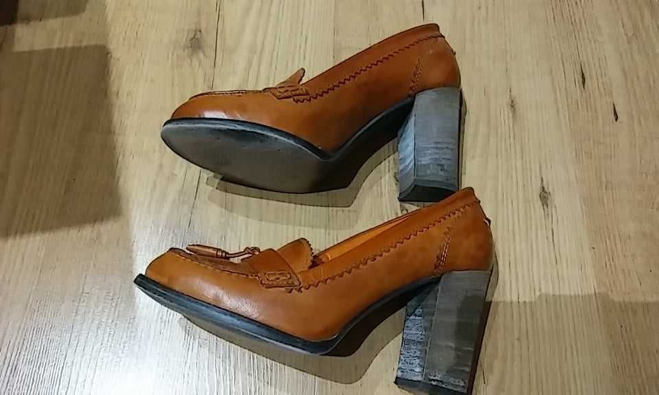 Sapatos em pele - Benetton - nº35