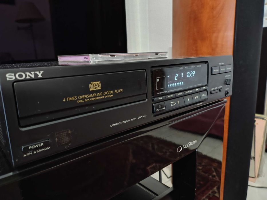 Leitor CD Sony CDP-M47 com comando