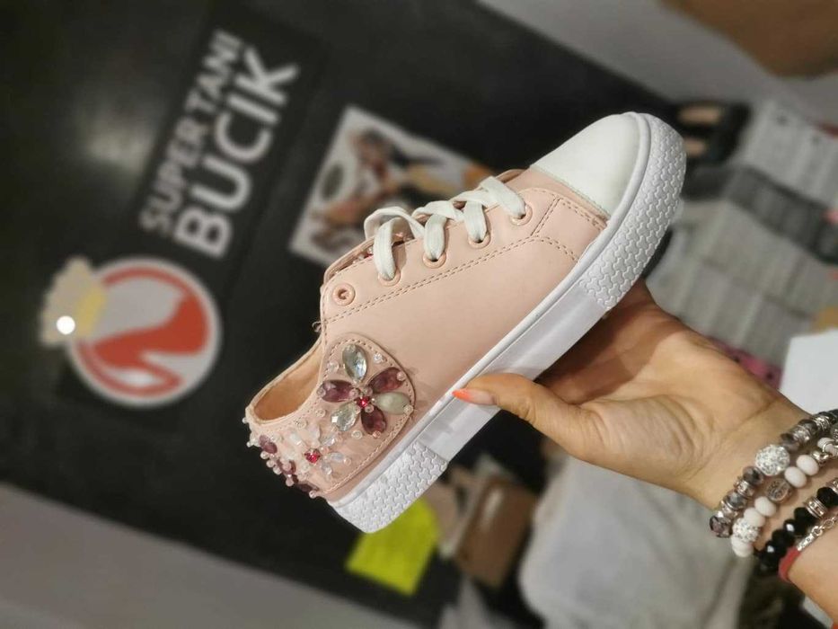 Różowe Wiązane Trampki Cyrkonie Biała Podeszwa Buty Damskie