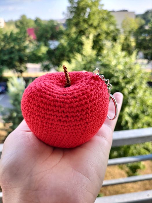 Jabłko na szydełku. Breloczek na szydełku. Brelok jabłko handmade