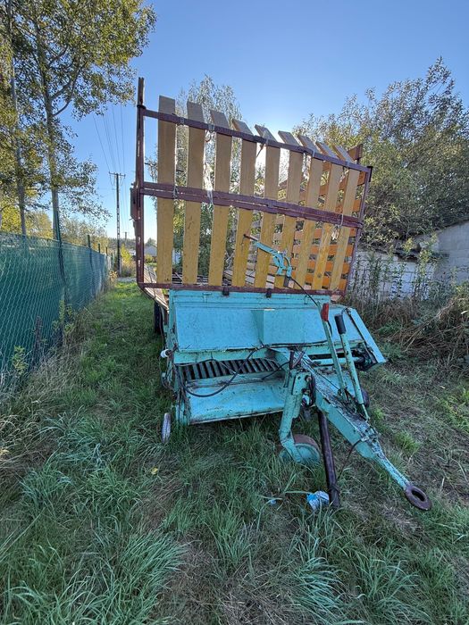 przyczepa samozbierająca do siana
