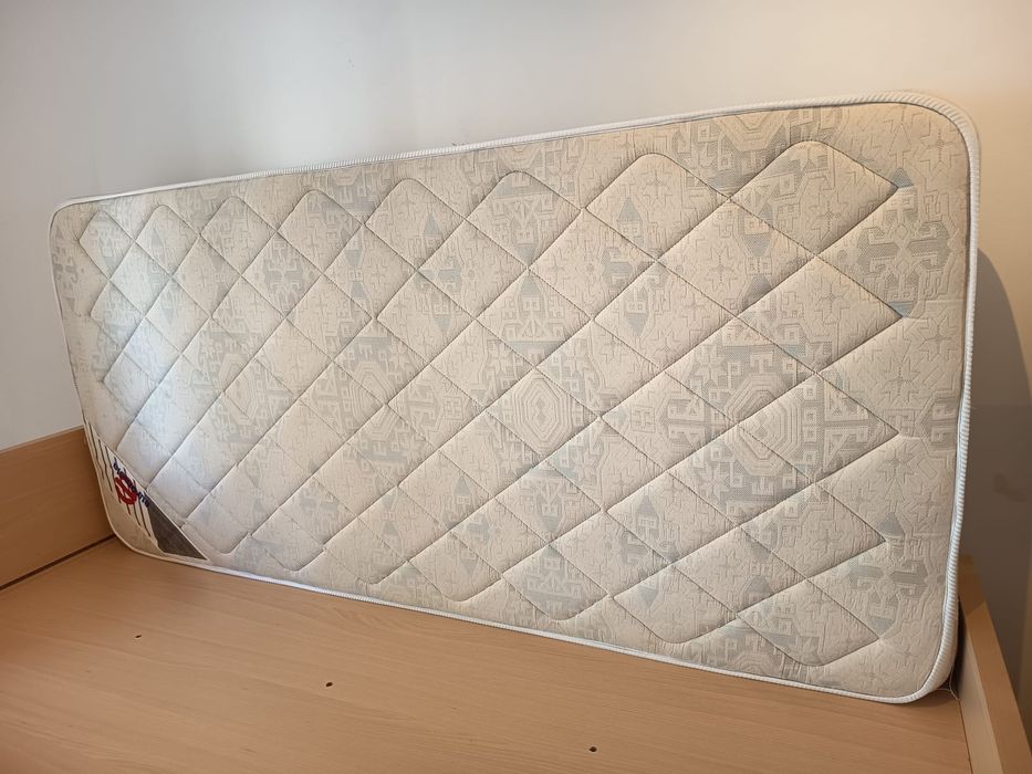 Cama single Dicarmo com gavetas