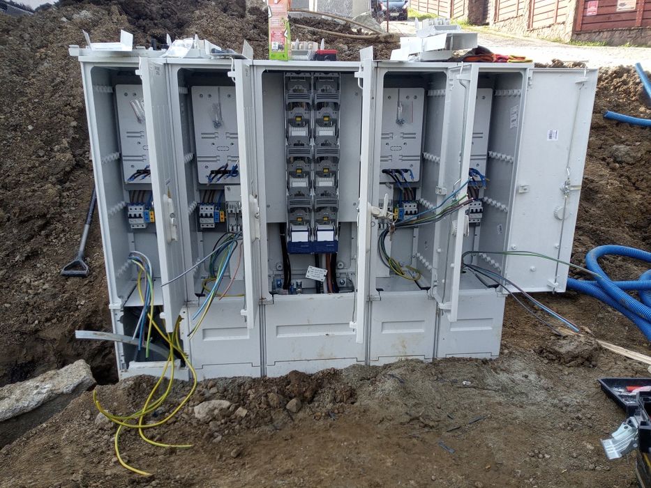 Instalacje elektryczne, przyłącza budynków elektryk