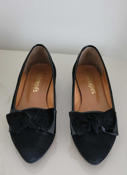 Sapatos completamente novos