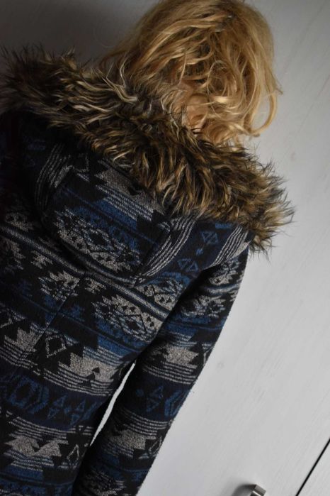 Kurtka przejściowa XS S 34 parka z kapturem aztecki zimowa długa płasz